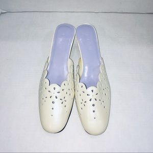 Avon Winter White Scallop Cut out Loafer Heels